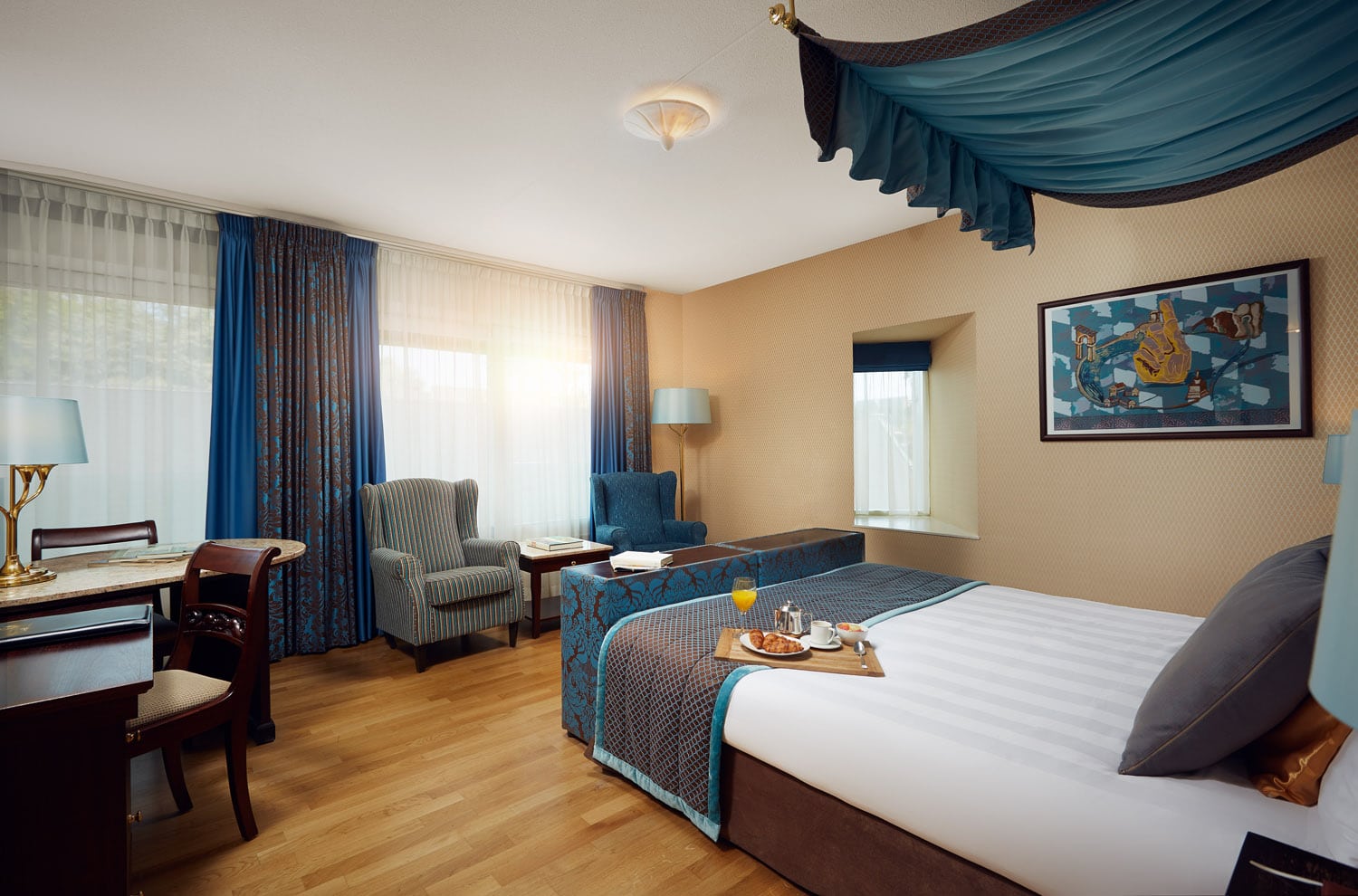 Grand-Hotel-Karel-V-Rooms-Deluxe-kmr-Breakfast-nr441